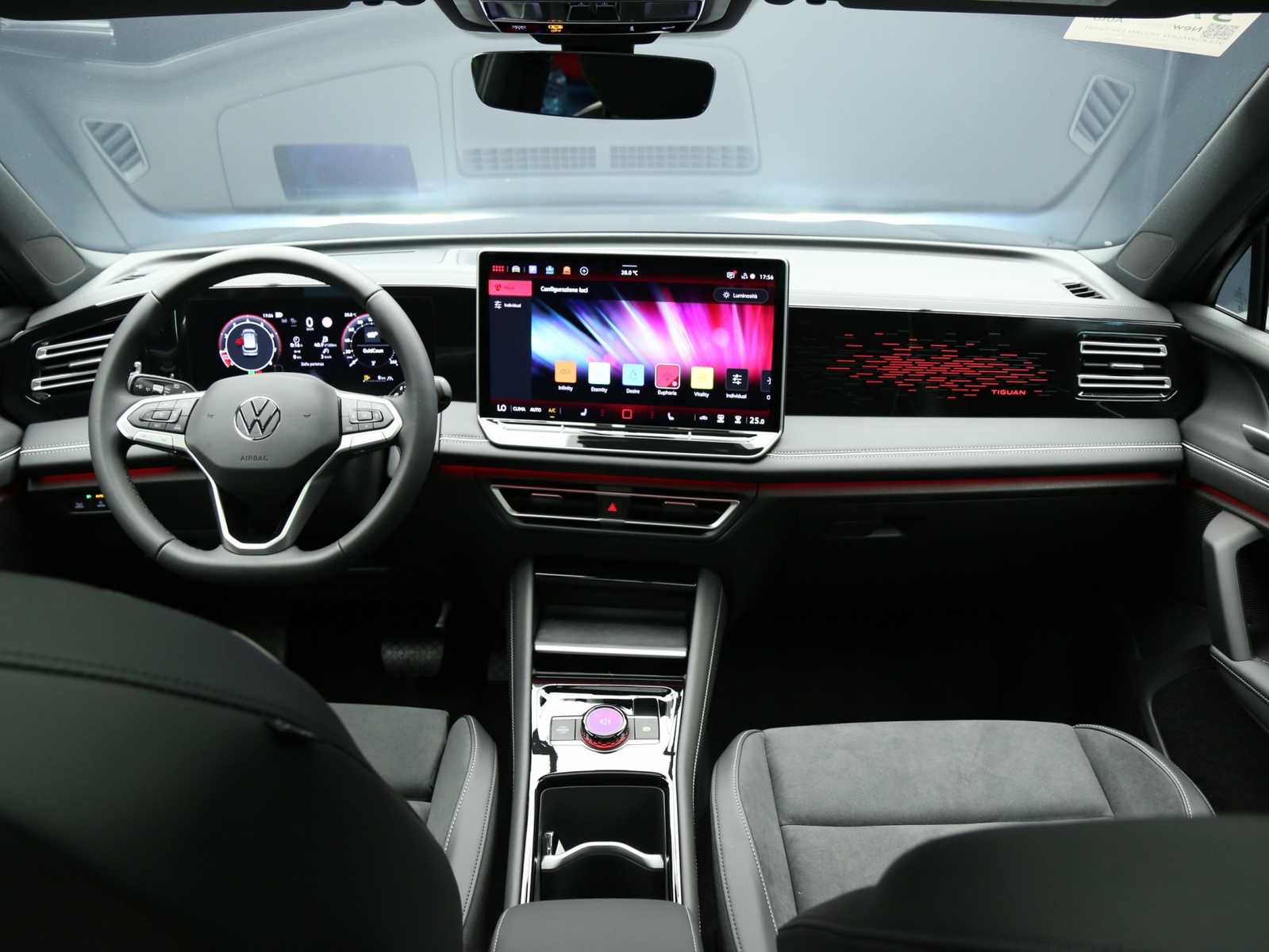 Volkswagen Tiguan 1.5 etsi Elegance 150cv dsg - foto 4 di 4