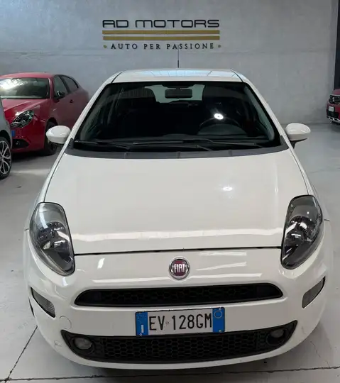 Fiat Punto Metano Neopatentati 5 porte 5 posti - foto 2 di 4