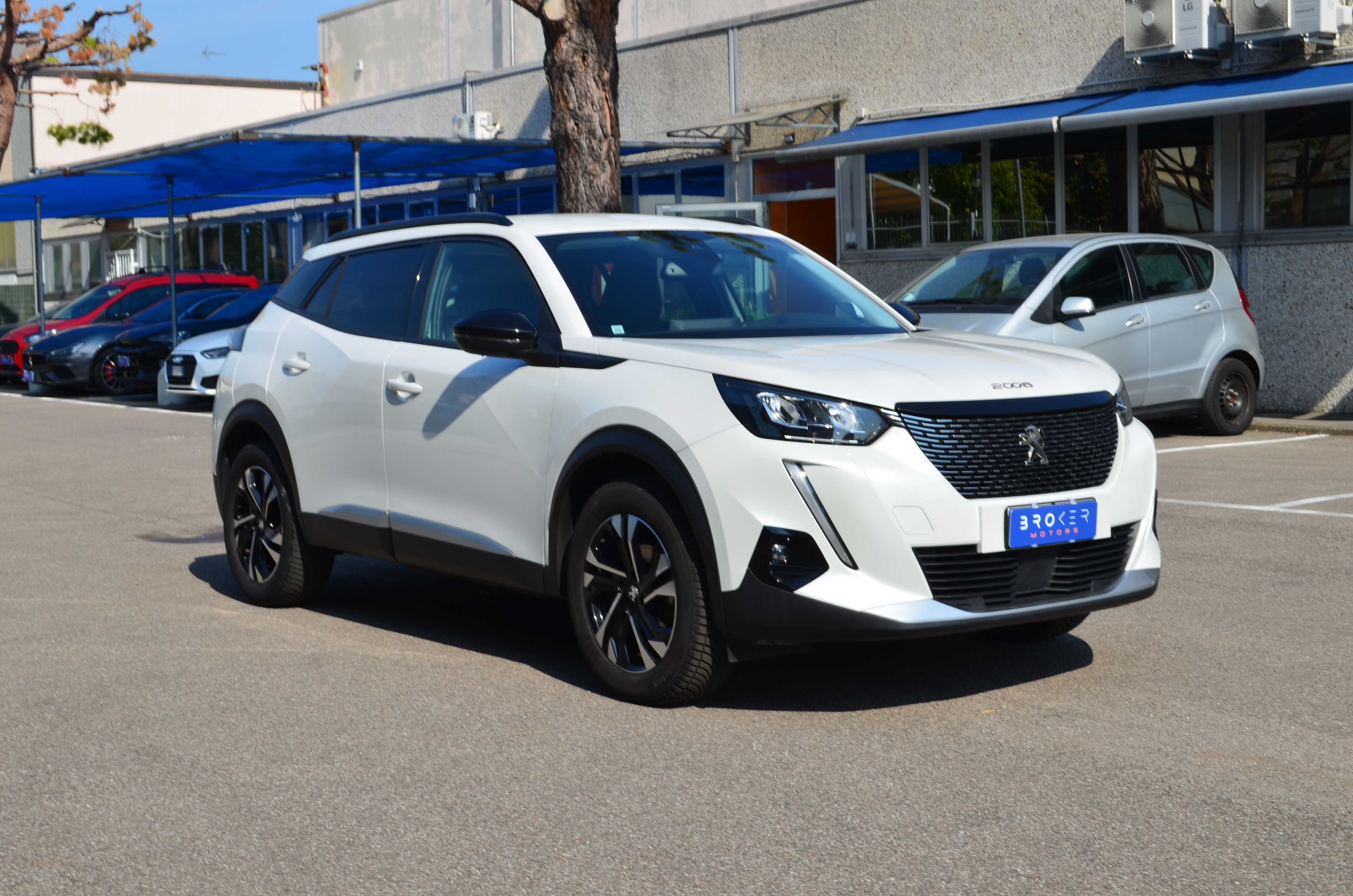 Peugeot 2008 1.2 puretech Allure Pack s&s 130cv - foto 3 di 4