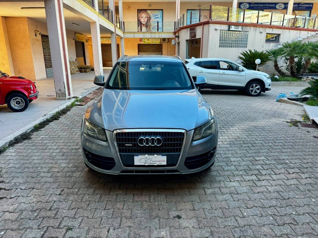 Audi Q5 2.0 tdi quattro 170cv E5, del 2011, 190.000 km, in vendita a Paola (CS)