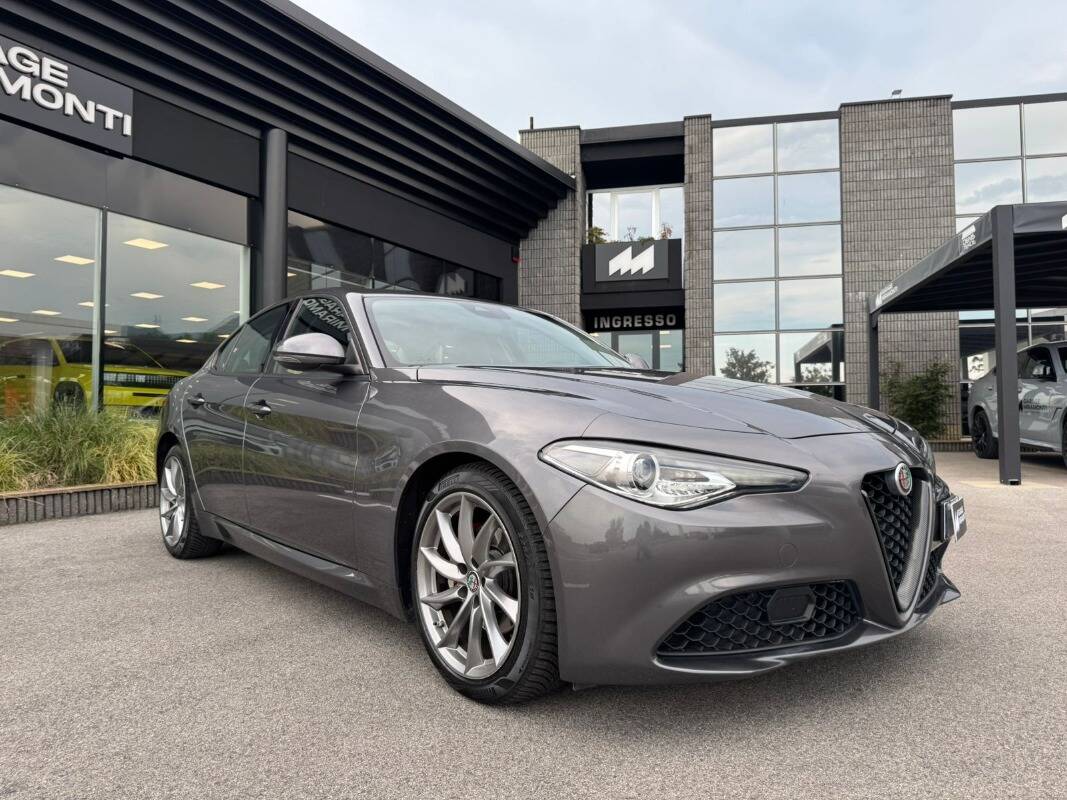 Alfa Romeo Giulia 2.2 t Business 150cv auto - foto 2 di 17