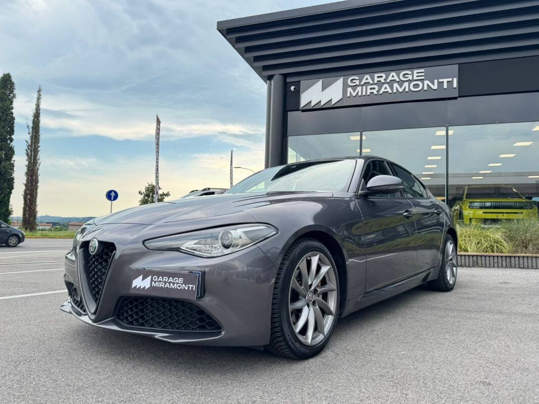 Alfa Romeo Giulia 2.2 t Business 150cv auto, del 2018, 113.590 km, in vendita a Treviso (TV)