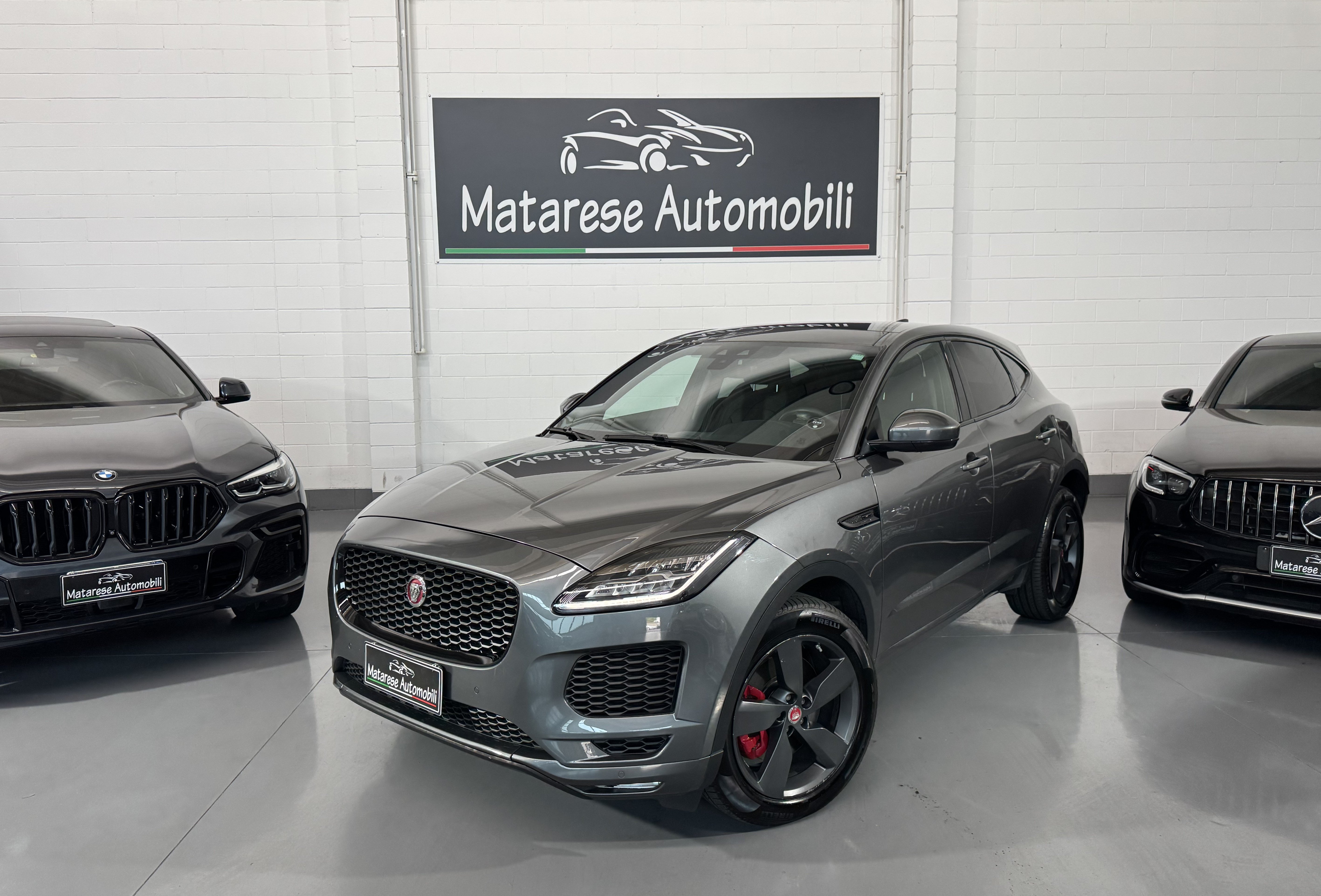 Jaguar E-Pace Chequered Flag D150 AWD 2.0cc 150cv Auto CarPlay, del 2020, 98.490 km, in vendita a Cusago (MI)