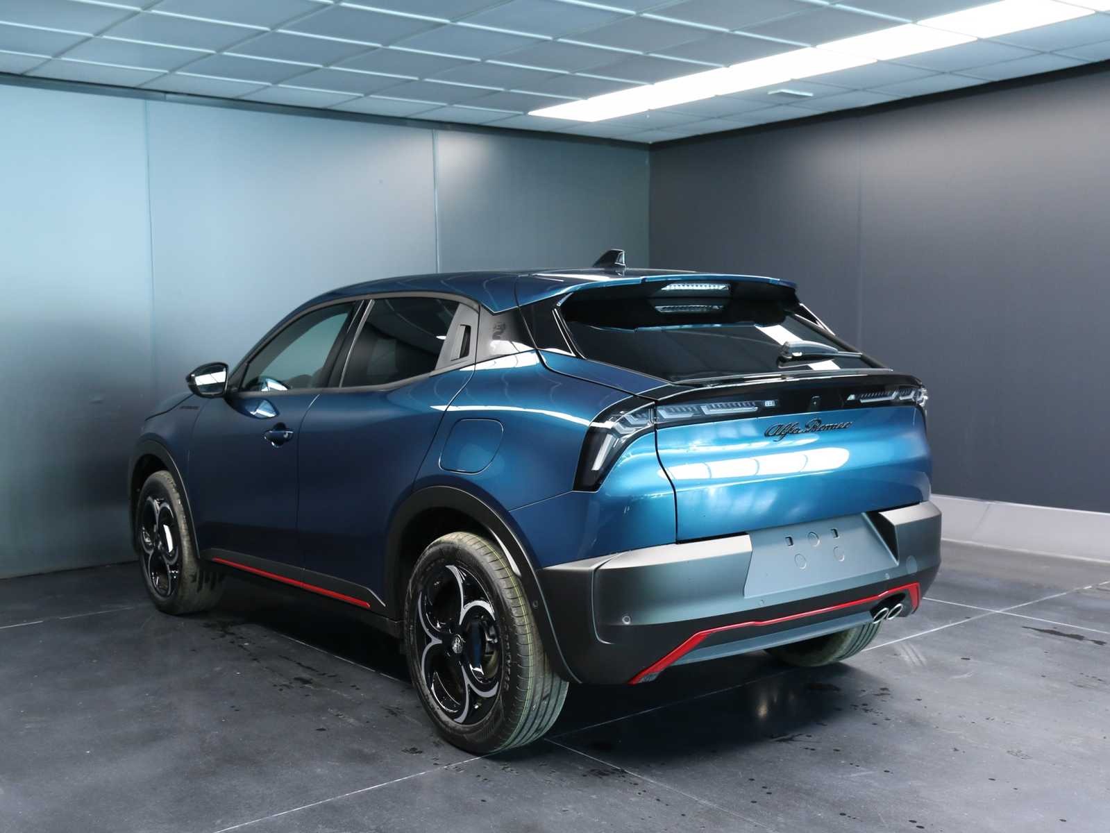 Alfa Romeo Junior 1.2 ibrida Q4 Sport Speciale 145cv edct6 - foto 3 di 4