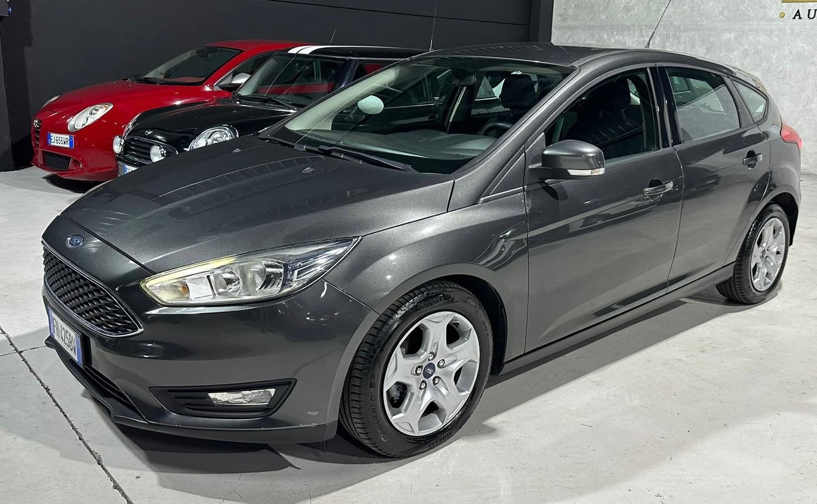 Ford Focus Benzina 5 posti - foto 3 di 4
