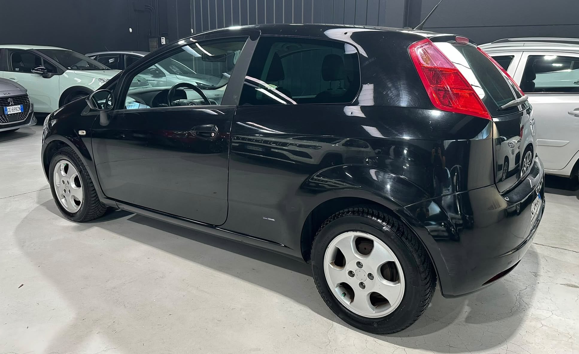 Fiat Grande Punto Benzina Neopatentati - foto 4 di 4