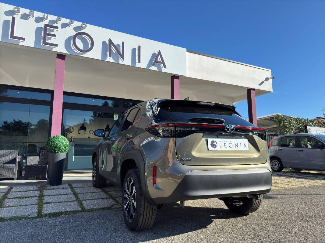 Toyota Yaris Cross 1.5h Trend fwd 130cv e-cvt - foto 4 di 18