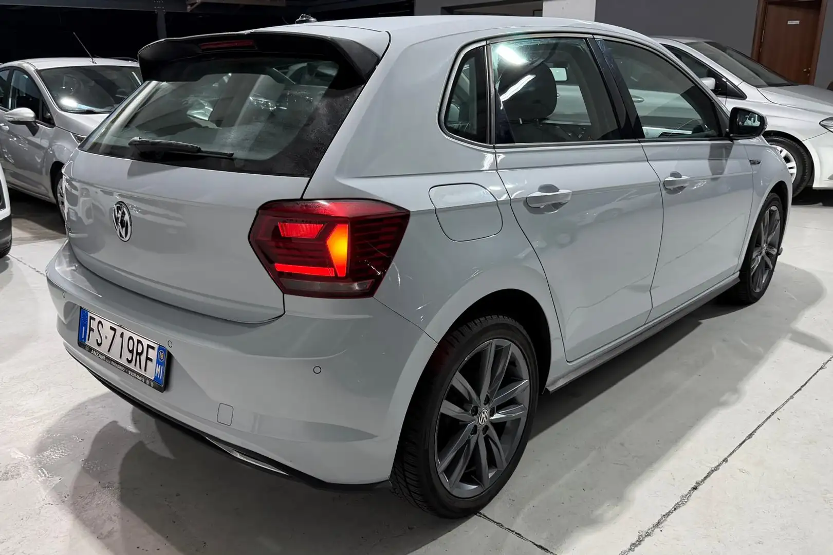 Volkswagen Polo 5p 1.6 tdi Highline 95cv - foto 4 di 4