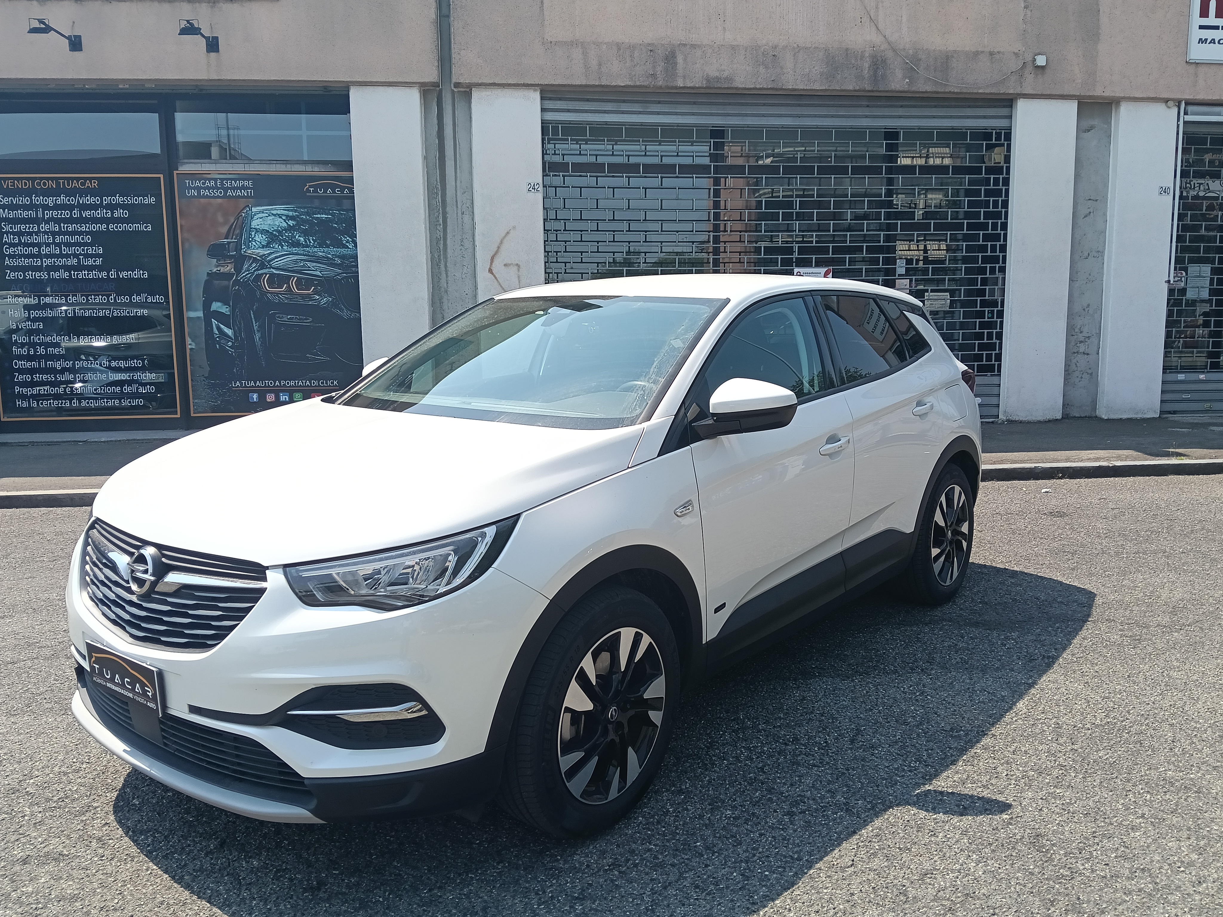 Opel Grandland X 1.6 phev Elegance fwd auto, del 2021, 6.500 km, in vendita a Venaria Reale (TO)