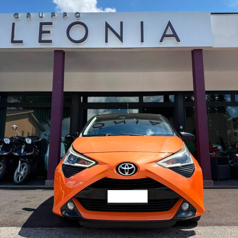 Toyota Aygo 1.0 x-wave Orange 72cv - foto 2 di 4