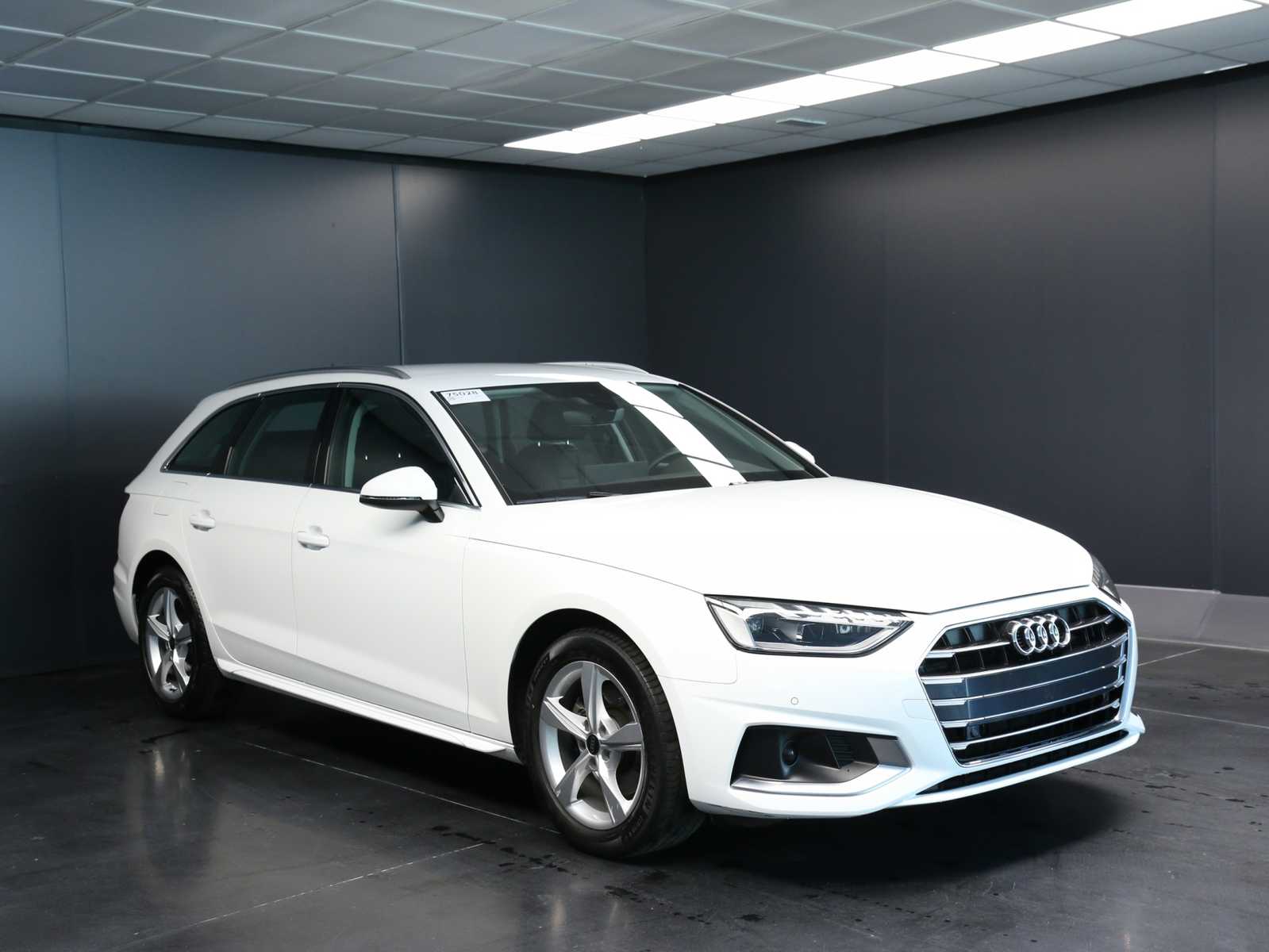 Audi A4 Avant 30 2.0 tdi mhev Business Advanced 136cv s-tronic - foto 2 di 4
