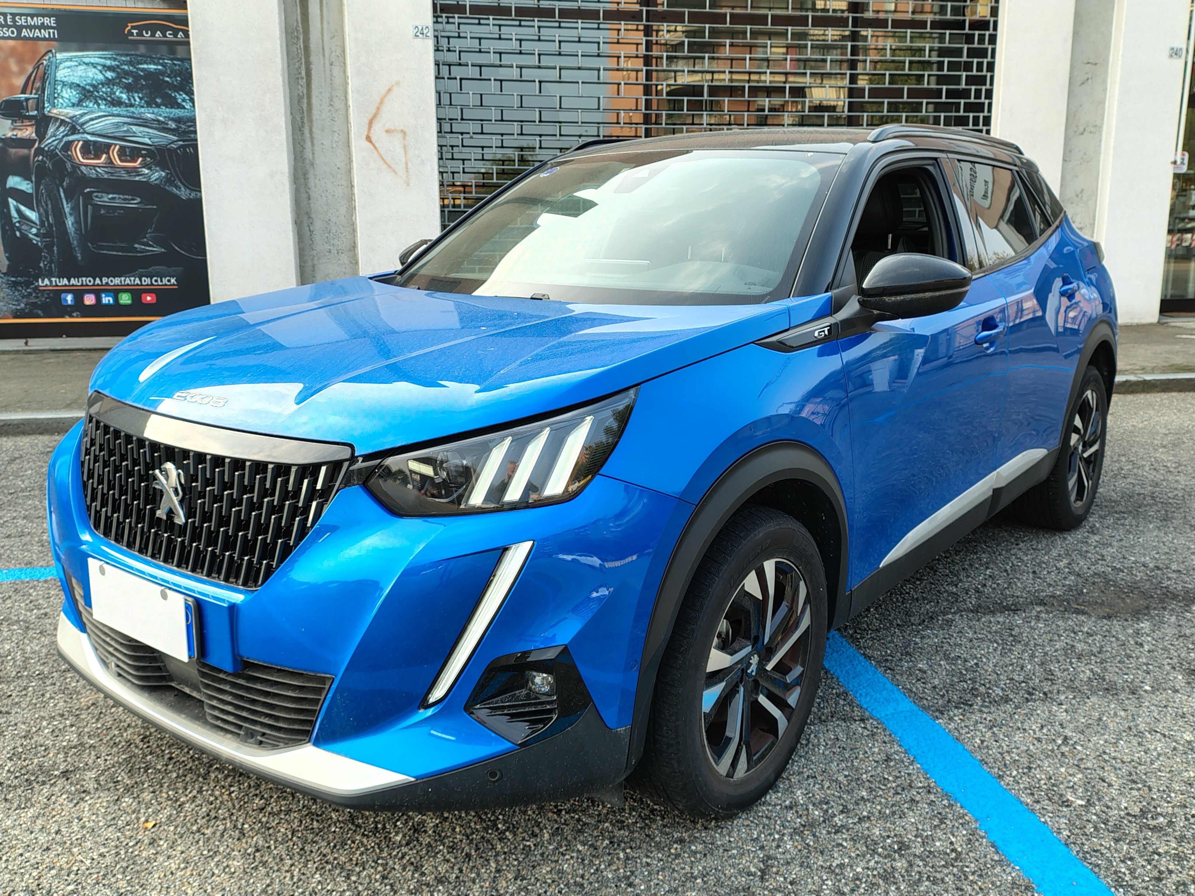 Peugeot 2008 1.2 puretech GT s&s 130cv, del 2021, 56.370 km, in vendita a Venaria Reale (TO)