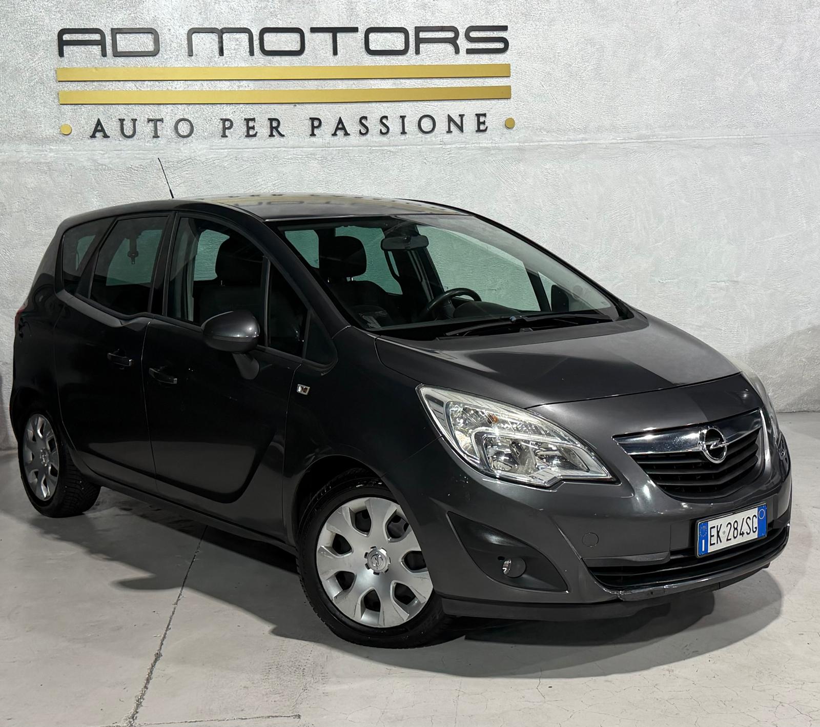 Opel Meriva 1.3 cdti Cosmo Diesel Neopatentati, del 2011, 189.000 km, in vendita a Bareggio (MI)