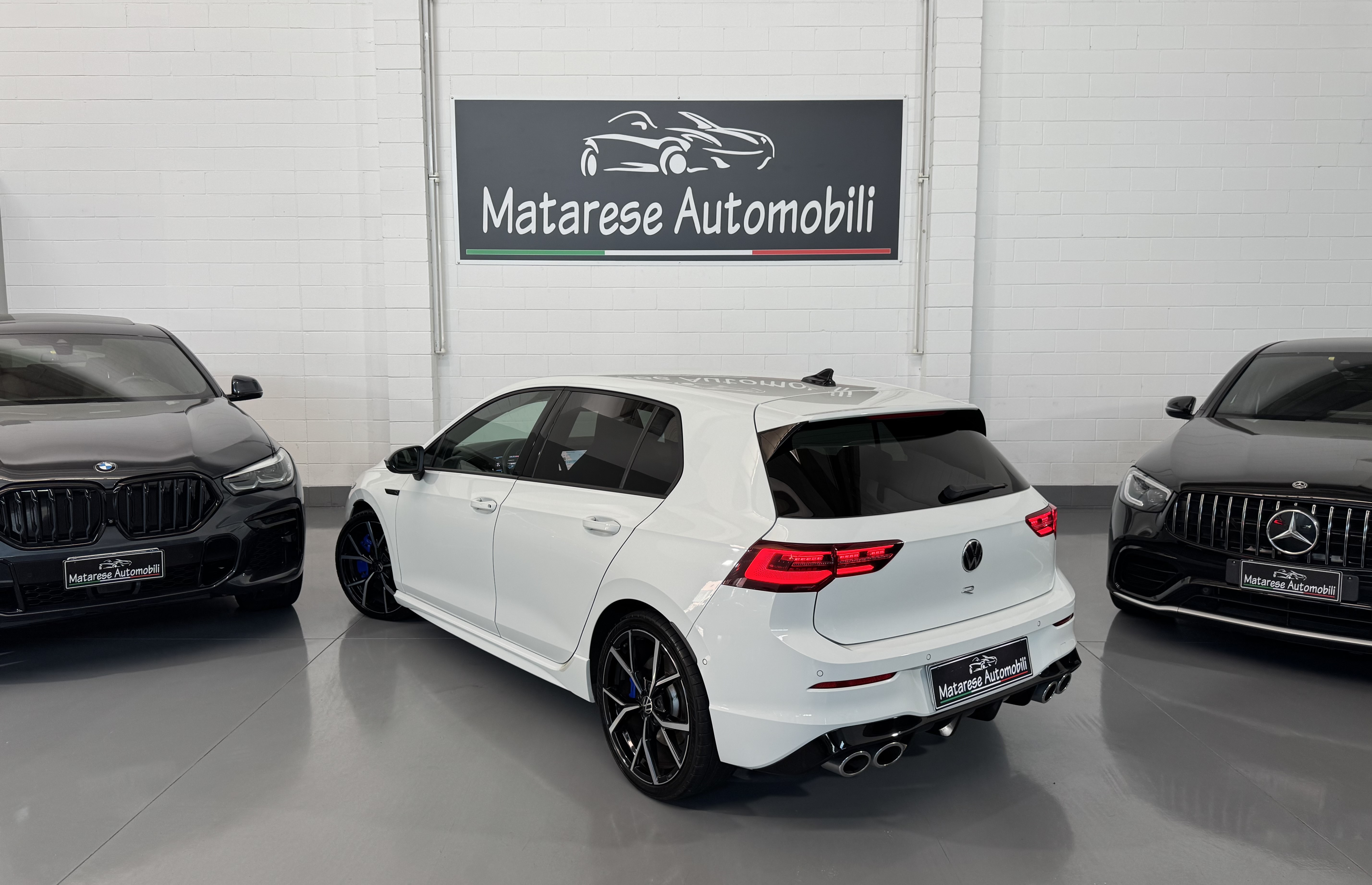 Volkswagen Golf 8 R 4Motion DSG 2.0cc 320cv Tagliandi ufficiali IVA esposta PREZZO REALE - foto 3 di 4
