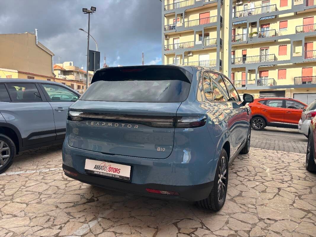 Leapmotor B10 Reev hybrid Design - foto 5 di 18