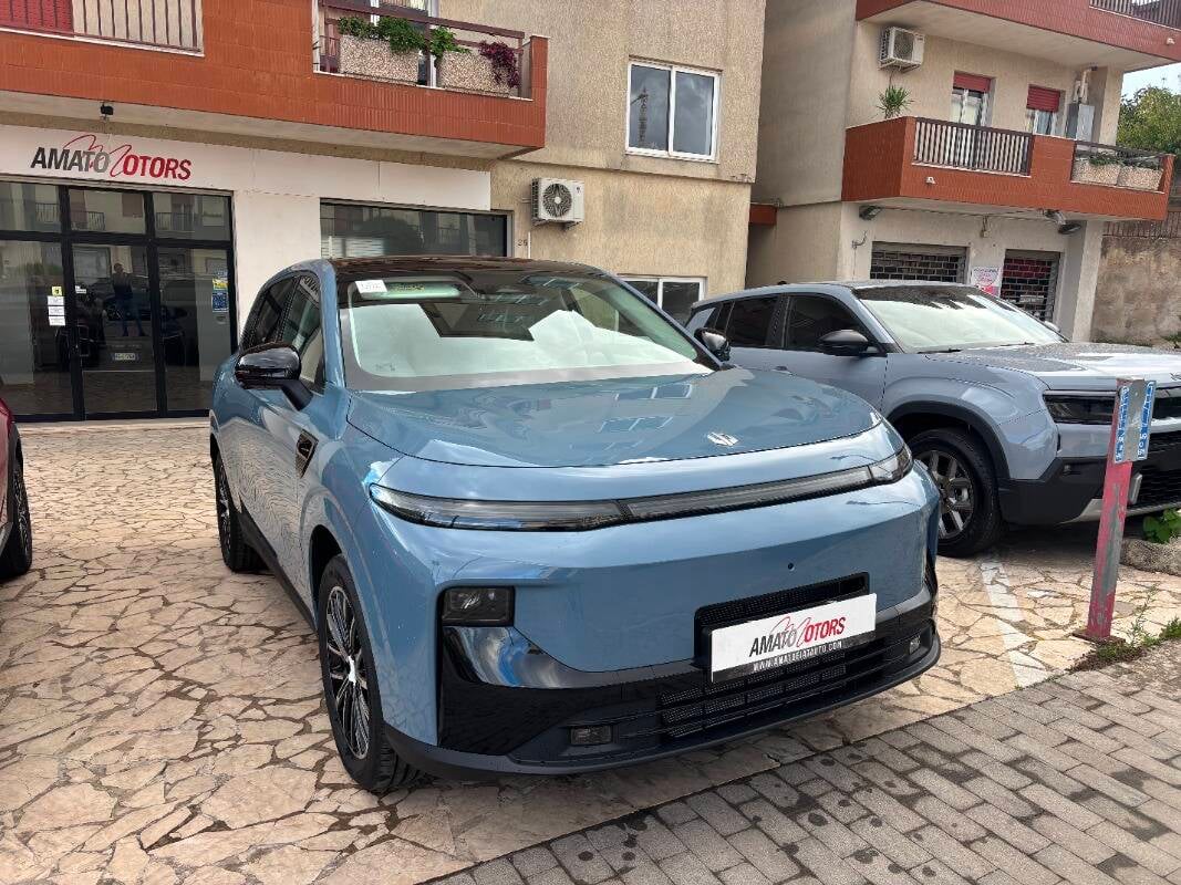 Leapmotor B10 Reev hybrid Design - foto 4 di 18