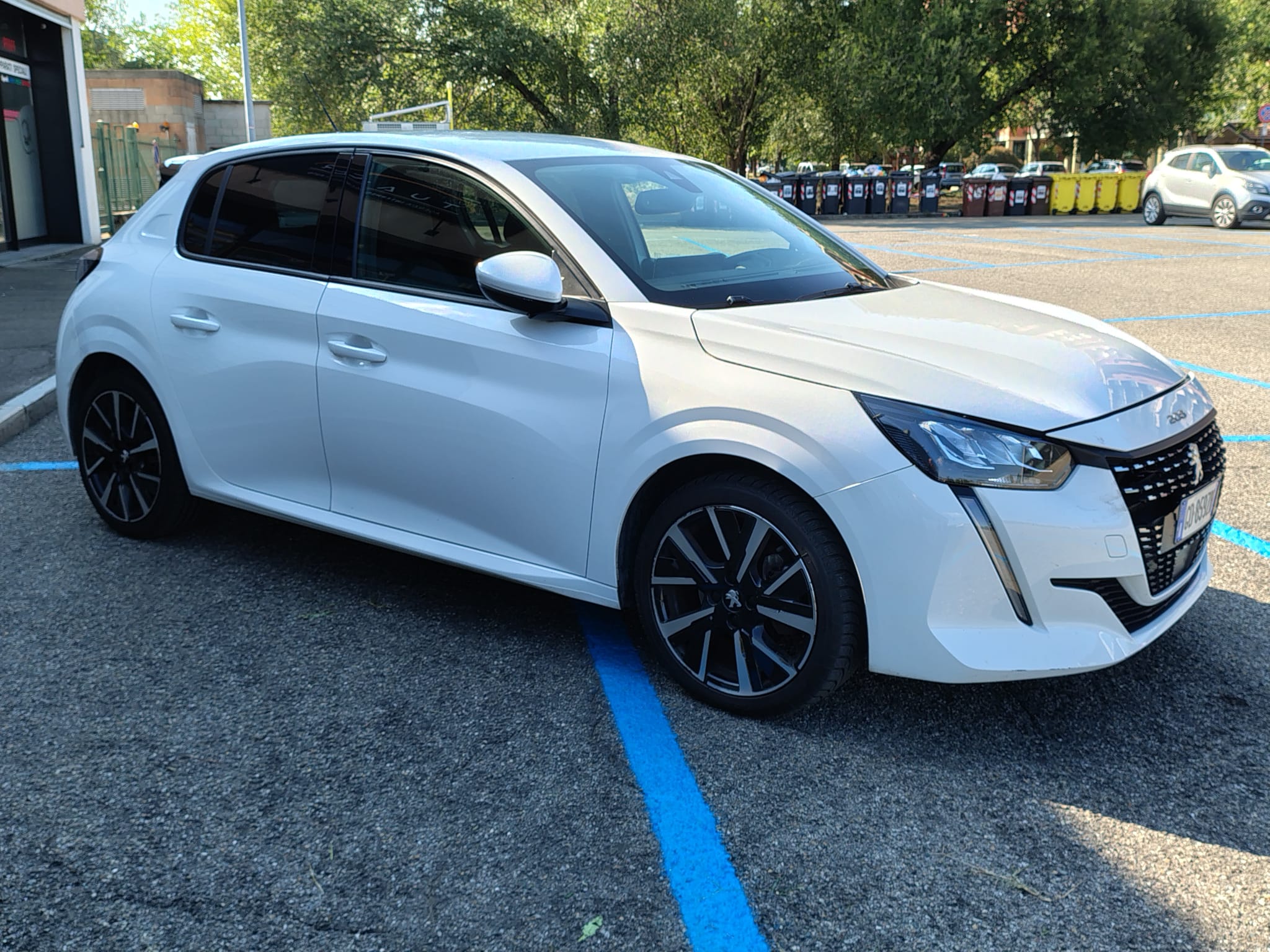 Peugeot 208 1.2 puretech Allure s&s 100cv eat8 my20 - foto 2 di 4