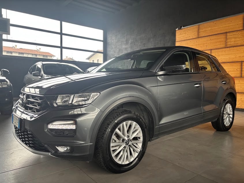 Volkswagen T-Roc 1.5 tsi Business, del 2021, 79.694 km, in vendita a Vermezzo con Zelo (MI)