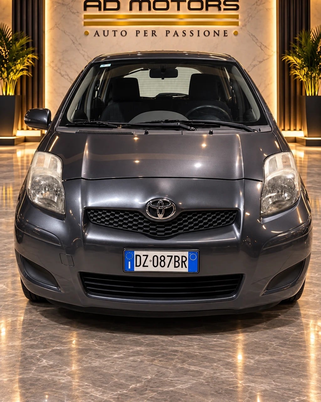 Toyota Yaris Benzina 5 posti Neopatentati - foto 2 di 4