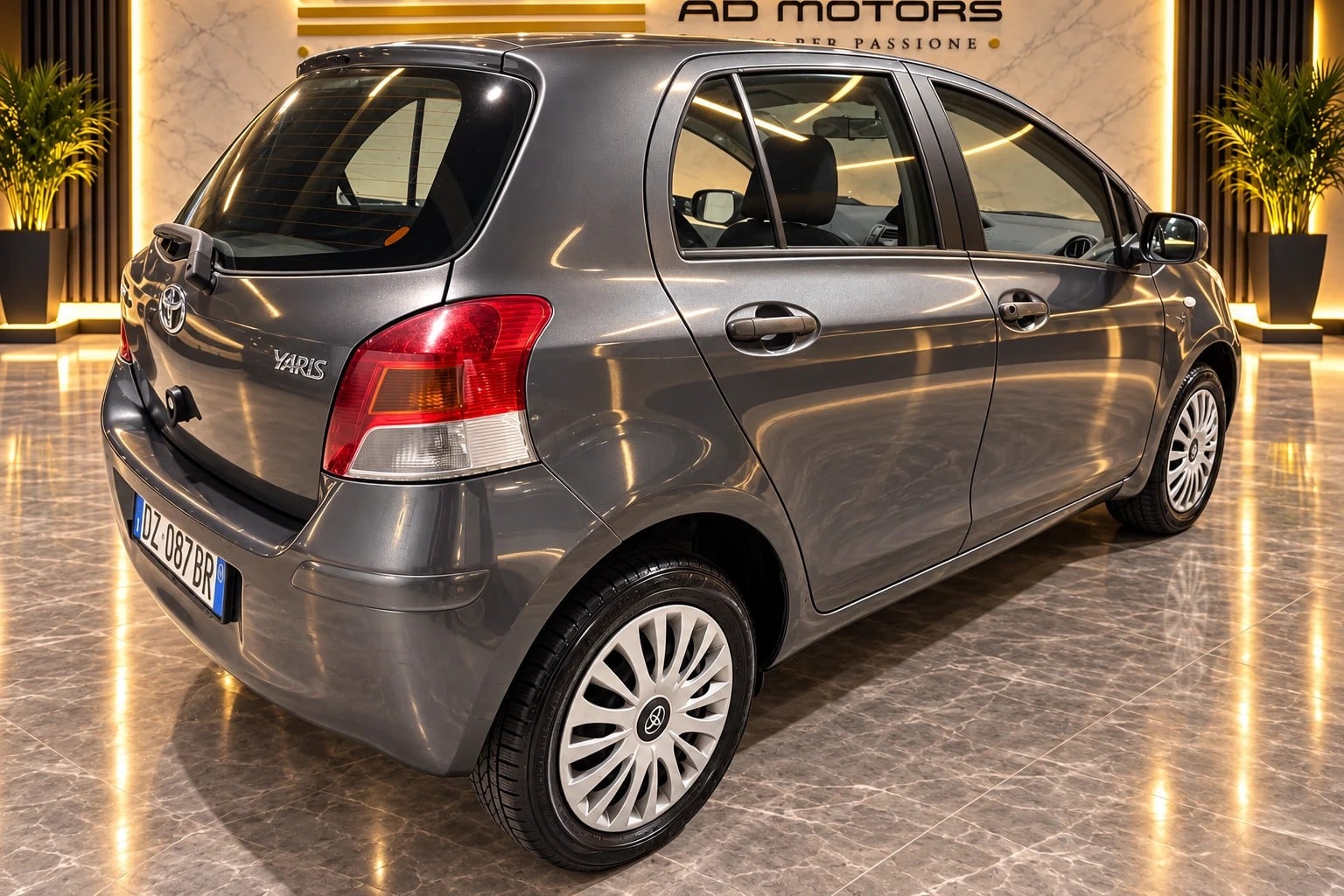 Toyota Yaris Benzina 5 posti Neopatentati - foto 4 di 4