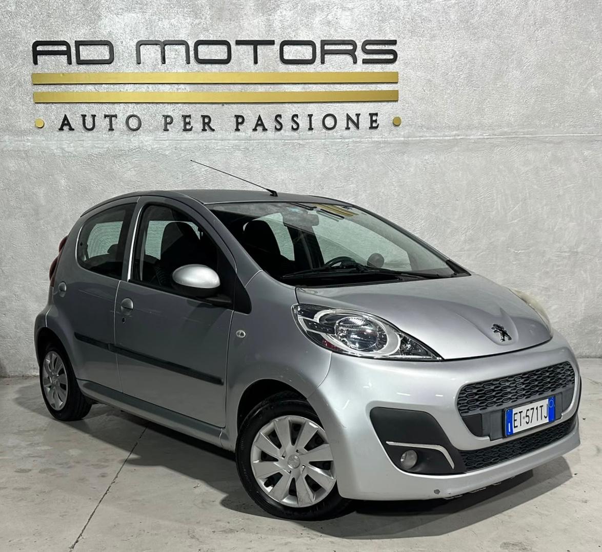 Peugeot 107 Km 40.000 VERI 5 Porte Neopatentati, del 2014, 40.000 km, in vendita a Bareggio (MI)