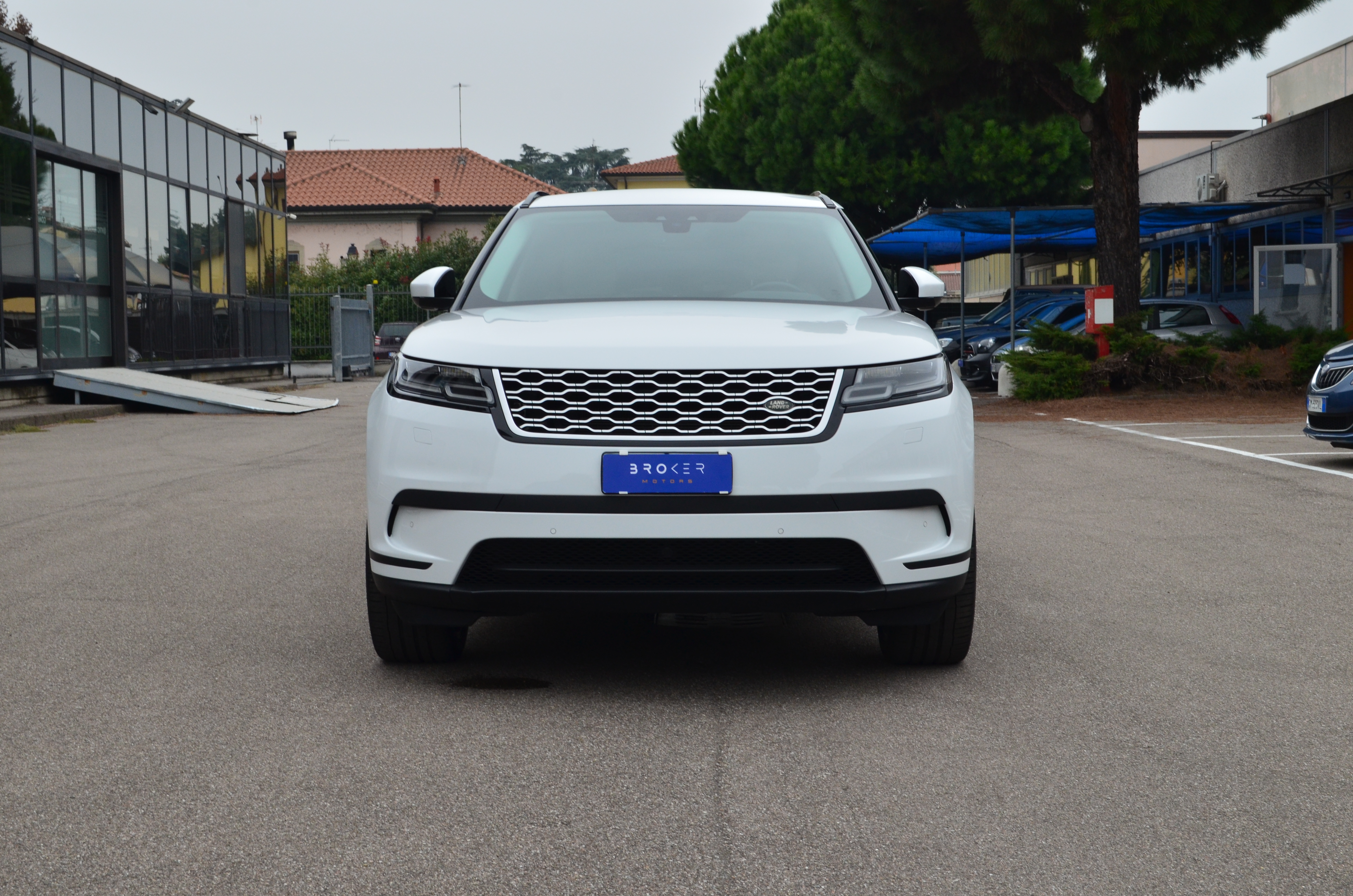 Land Rover Range Rover Velar Velar 2.0 si4 HSE 250cv cerchi 22" - foto 2 di 4