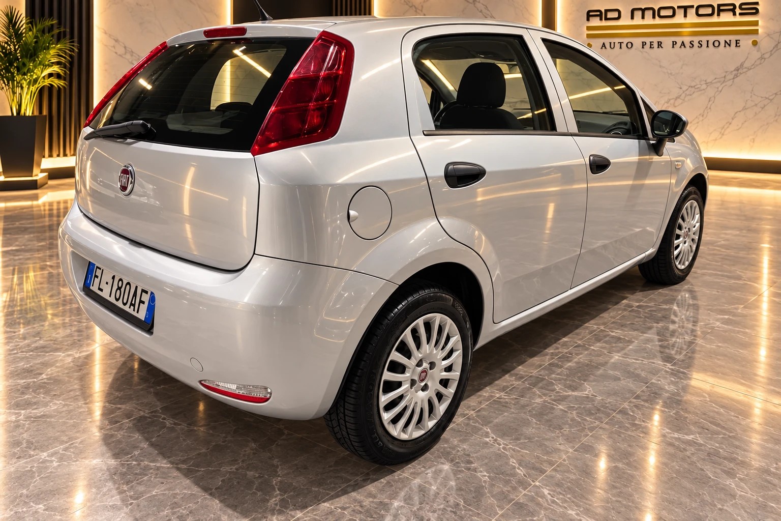 Fiat Punto 5p 1.4 easypower Lounge Gpl E6 Benzina+GPL Euro 6 - foto 3 di 4