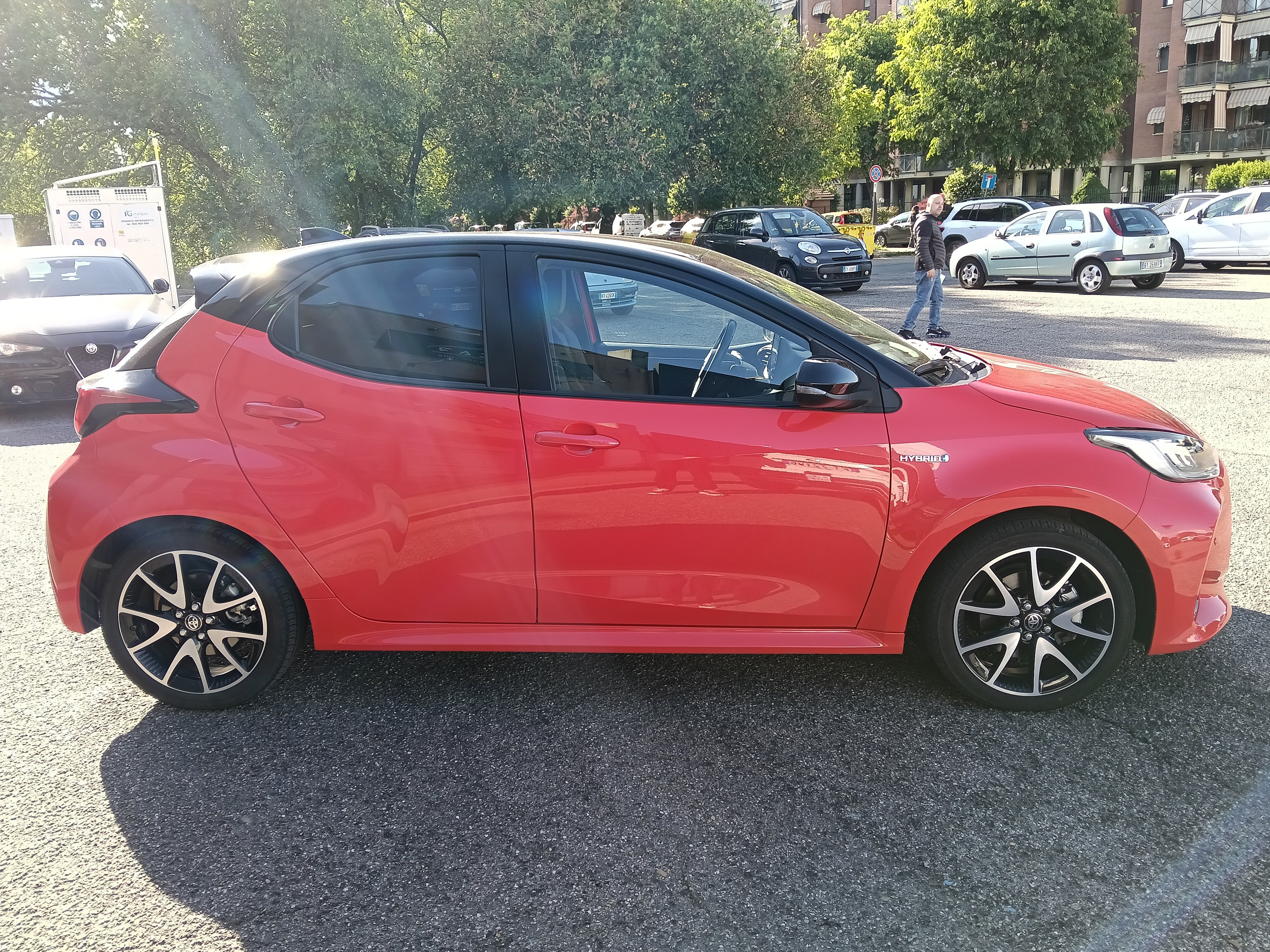 Toyota Yaris 1.5h Premiere, del 2020, 26.800 km, in vendita a Venaria Reale (TO)