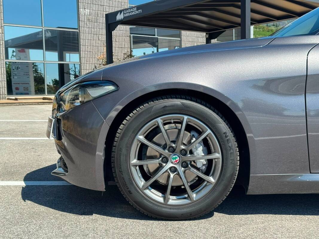 Alfa Romeo Giulia 2.2 t Super 180cv auto - foto 5 di 18