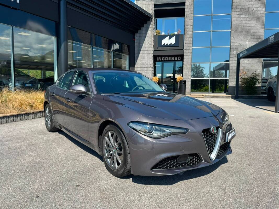 Alfa Romeo Giulia 2.2 t Super 180cv auto - foto 2 di 18