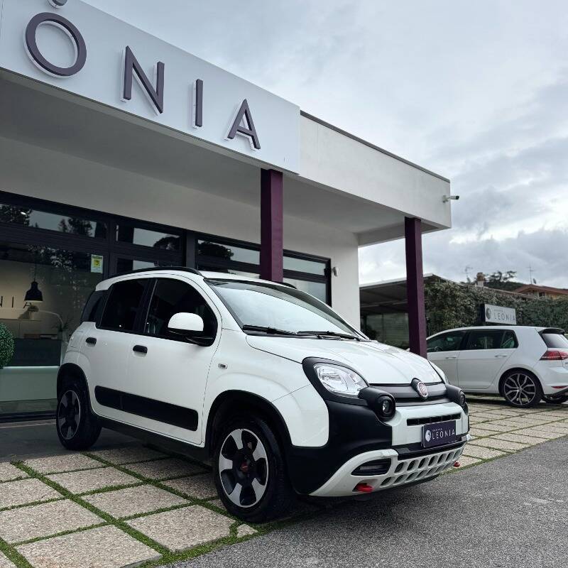Fiat Panda 1.0 firefly hybrid Cross s&s 70cv 5 posti *GARANZIA 24 MESI* Usato a Frascati