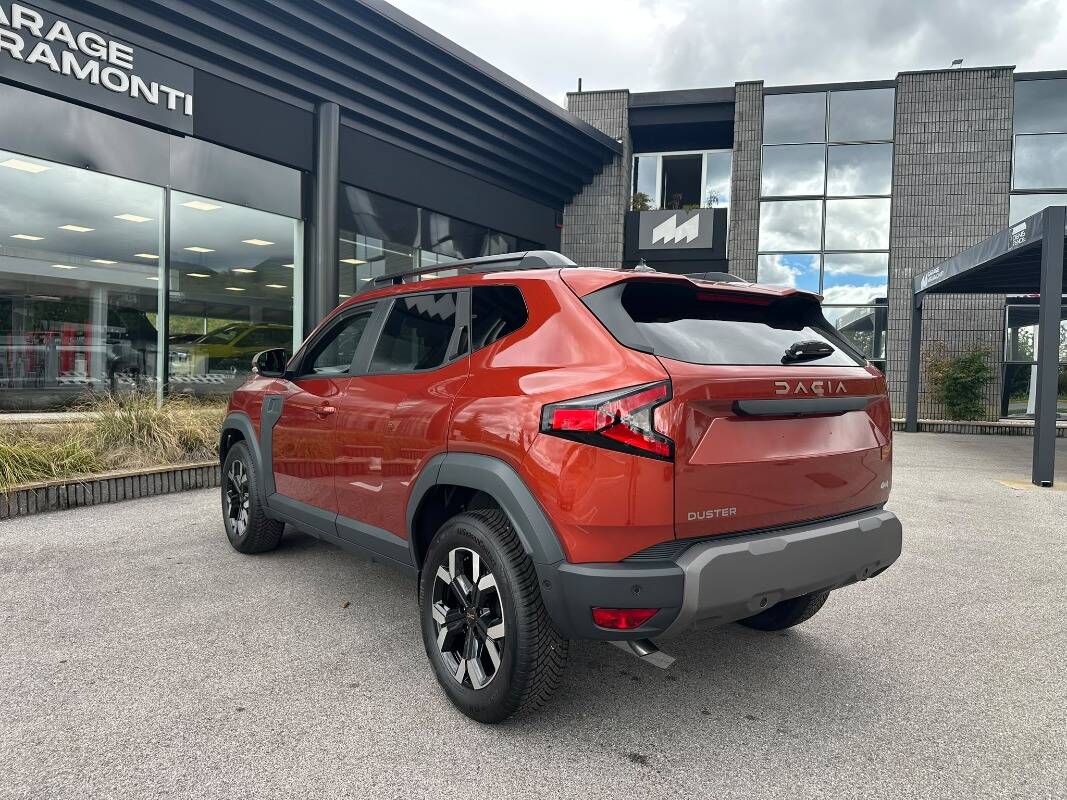 Dacia Duster 1.2 mild hybrid Extreme 4x4 130cv - KM0 - foto 4 di 18