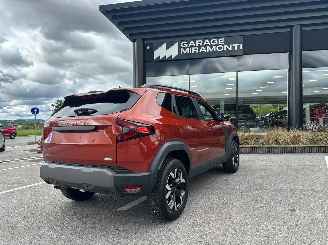 Dacia Duster 1.2 mild hybrid Extreme 4x4 130cv - KM0 - foto 3 di 18