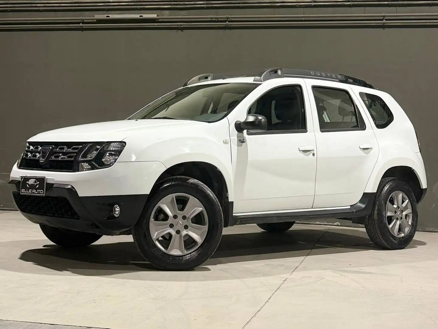 Dacia Duster 1.6 Laureate Family 4x2 s&s 115cv - foto 2 di 4