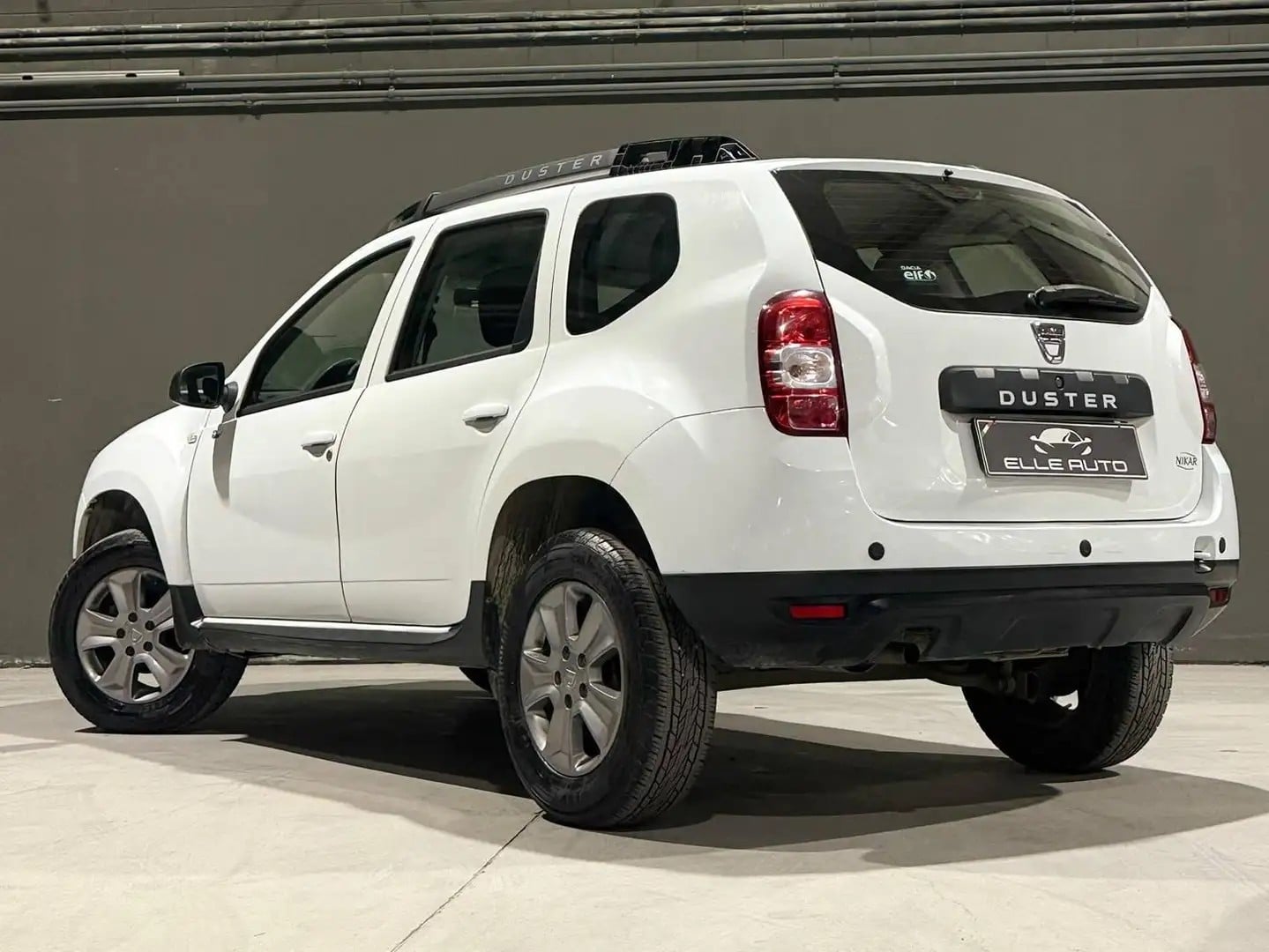 Dacia Duster 1.6 Laureate Family 4x2 s&s 115cv - foto 3 di 4