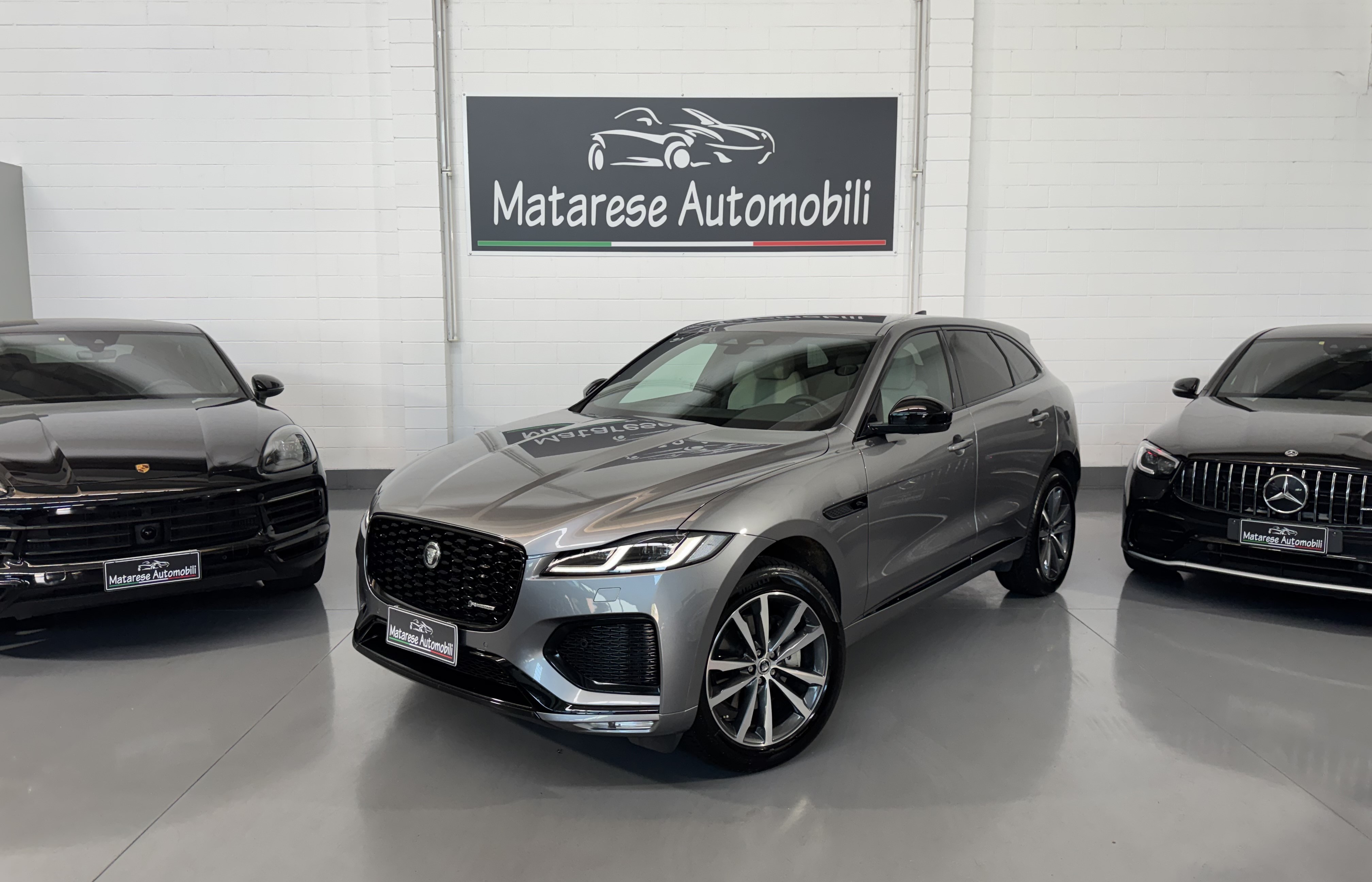 Jaguar F-Pace R-Dynamic SE D200 MHEV AWD 2.0cc 204cv, del 2023, 36.802 km, in vendita a Cusago (MI)