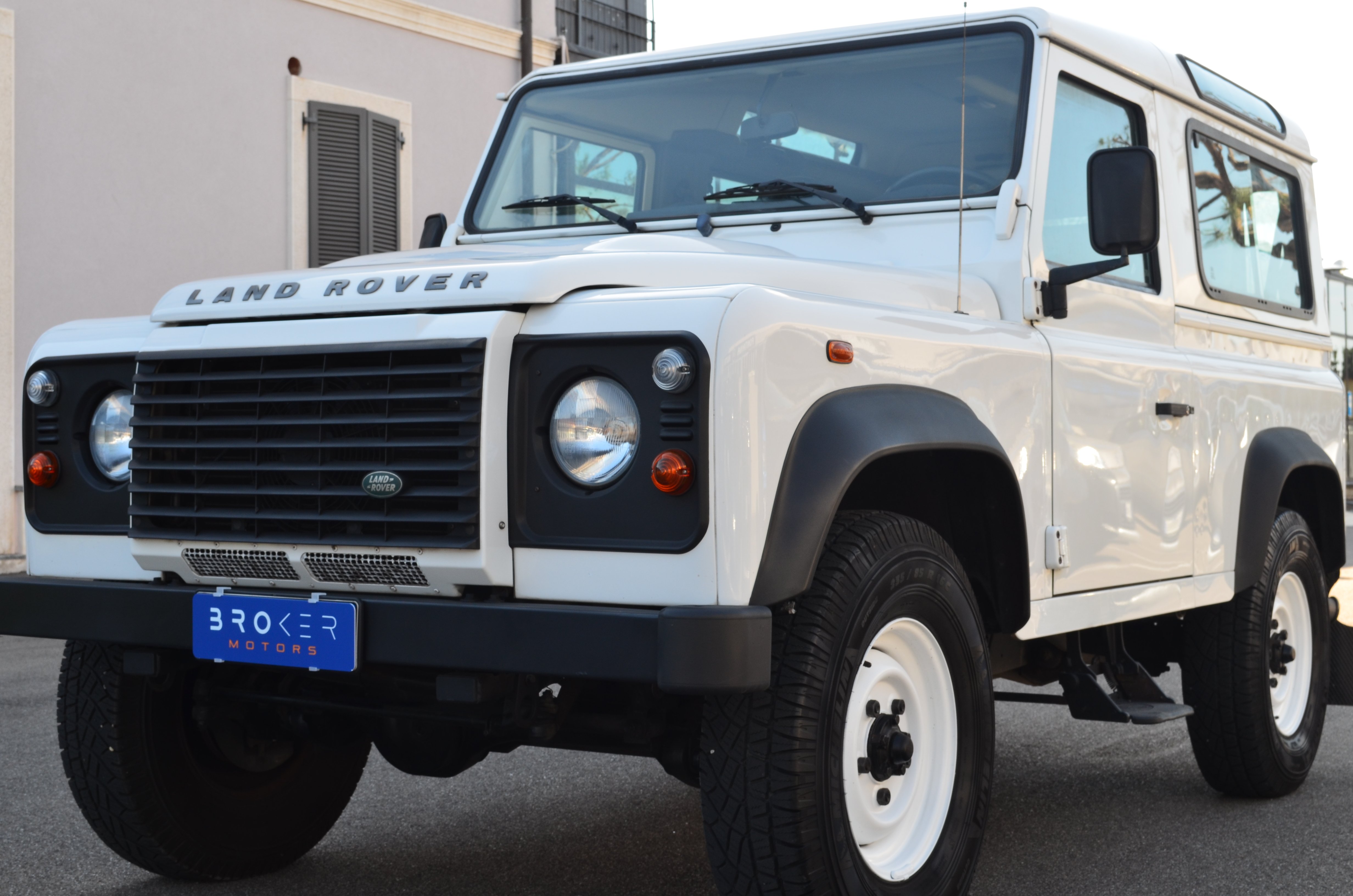 Land Rover Defender 90 2.2 td SW - foto 2 di 4