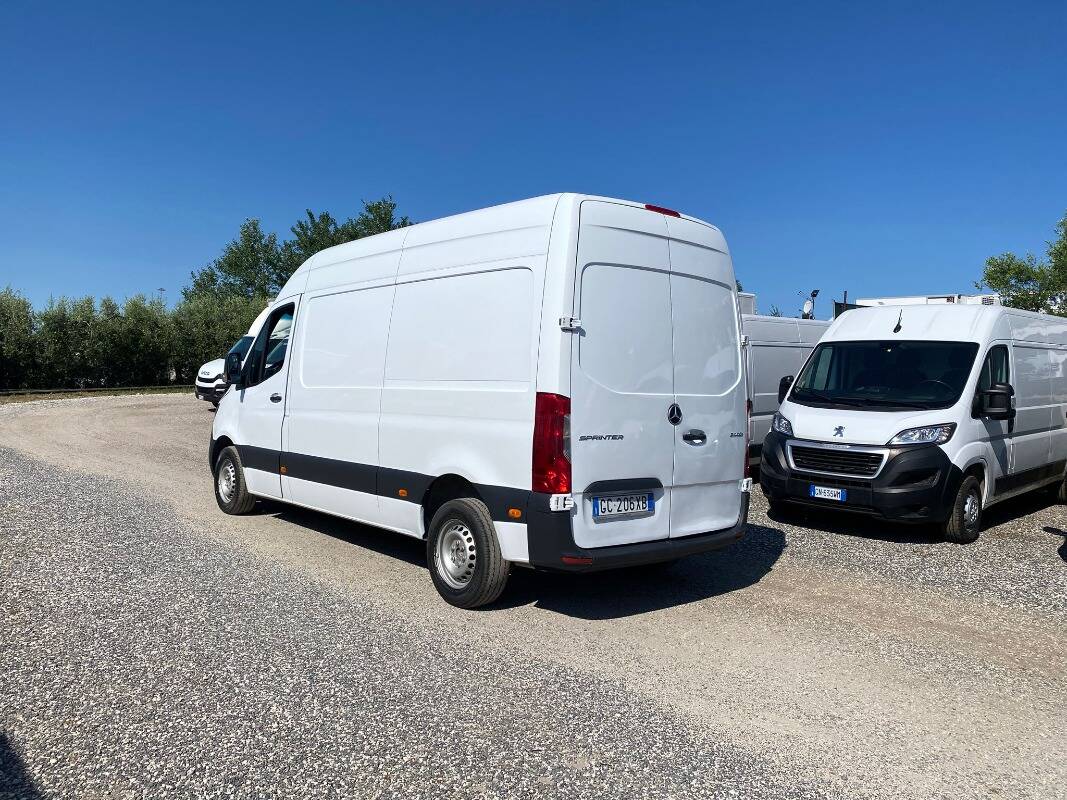 Mercedes-Benz Sprinter 311 2.1 cdi F 39 33 fwd H2 my20 +iva - foto 4 di 26
