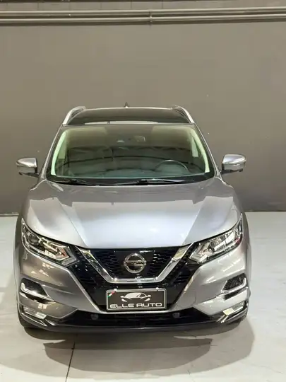 Nissan Qashqai 1.6 dci Tekna 2wd 130cv xtronic - foto 2 di 4
