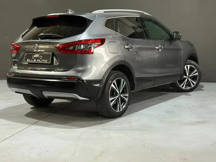 Nissan Qashqai 1.6 dci Tekna 2wd 130cv xtronic - foto 4 di 4