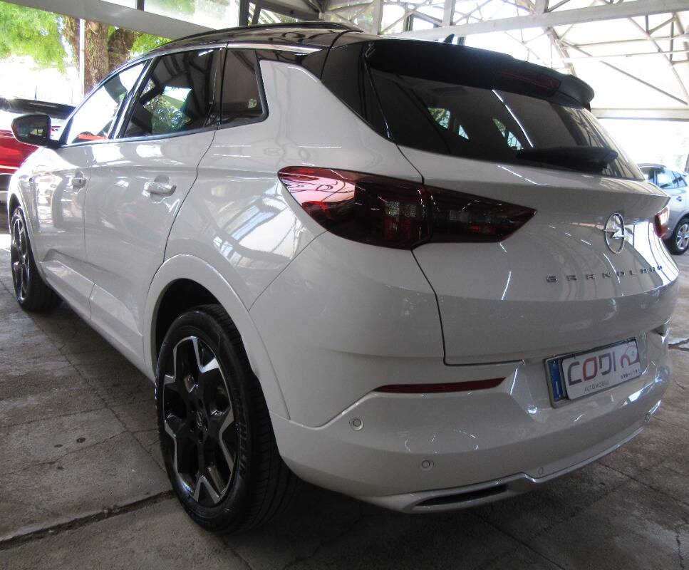 Opel Grandland 1.5 ecotec Ultimate s&s 130cv at8 - foto 4 di 4