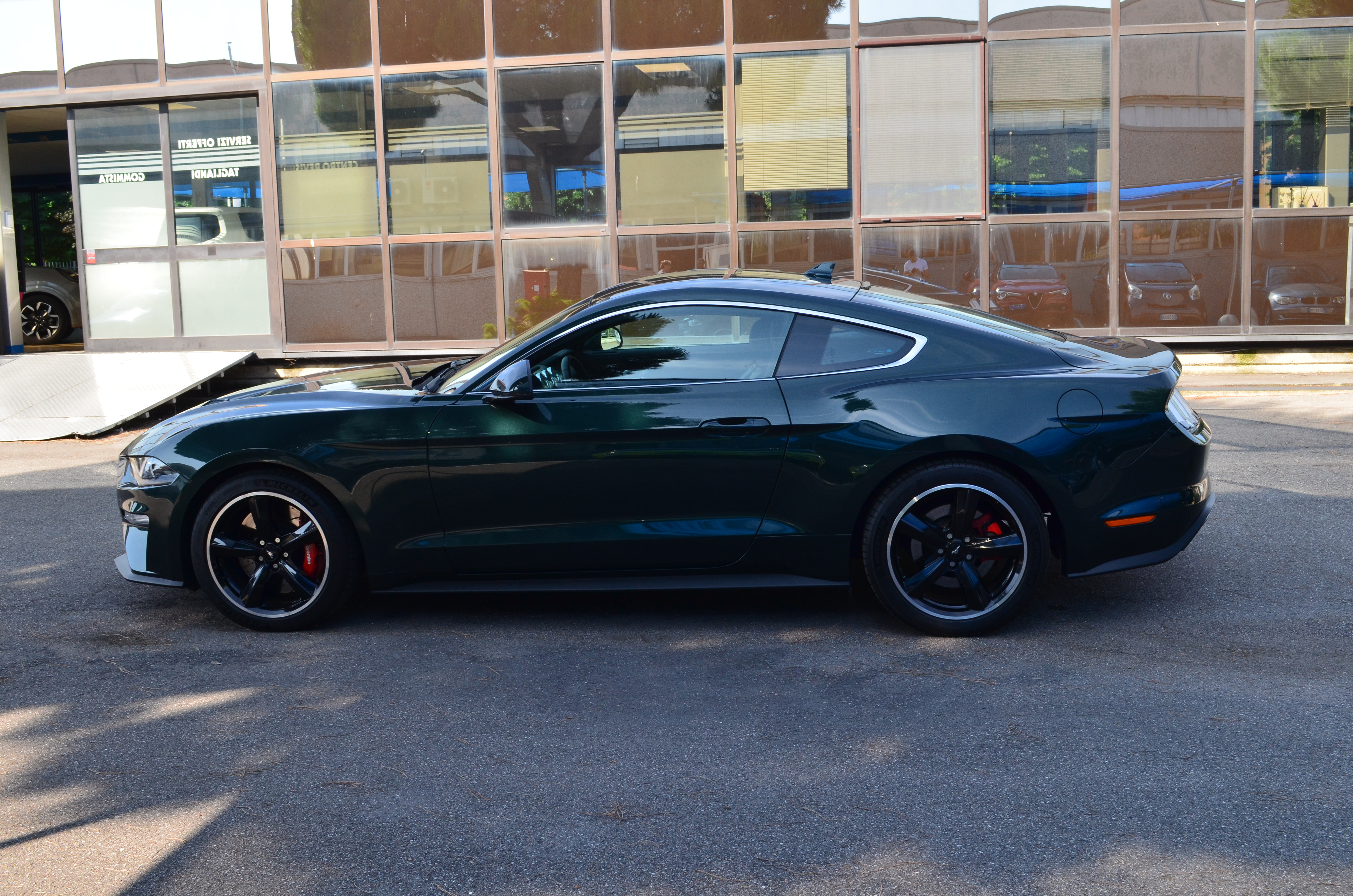 Ford Mustang Fastback 5.0 ti-vct V8 Bullit GT 460cv - foto 2 di 4