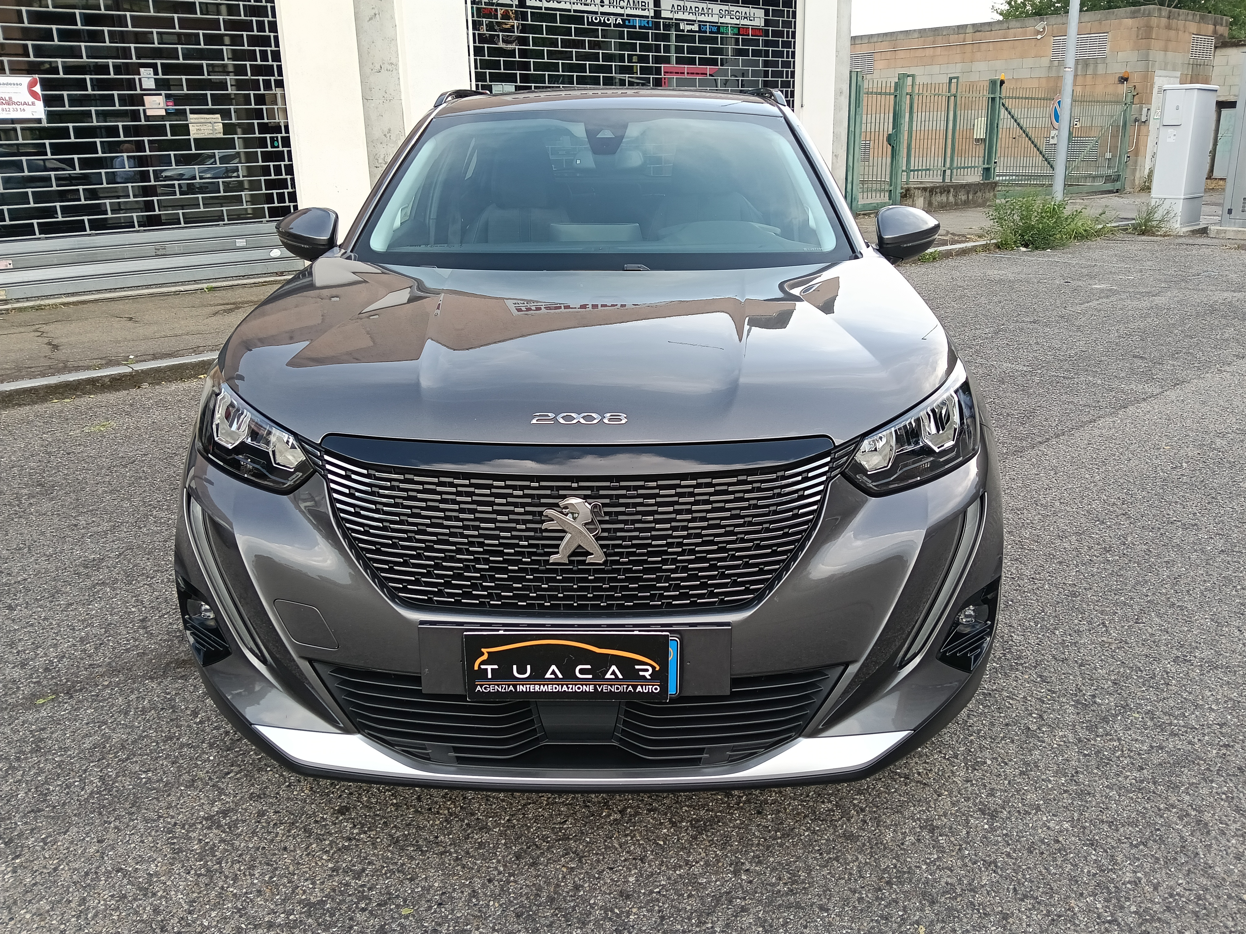Peugeot 2008 1.2 puretech Allure Pack s&s 130cv eat8 - foto 2 di 4