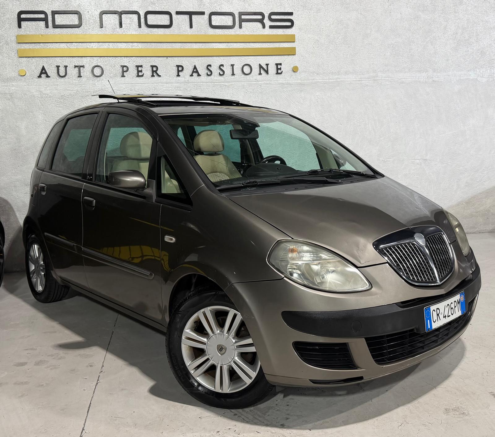 Lancia MUSA 1.4 16v Platino Benzina+Tetto+Pelle, del 2005, 192.000 km, in vendita a Bareggio (MI)