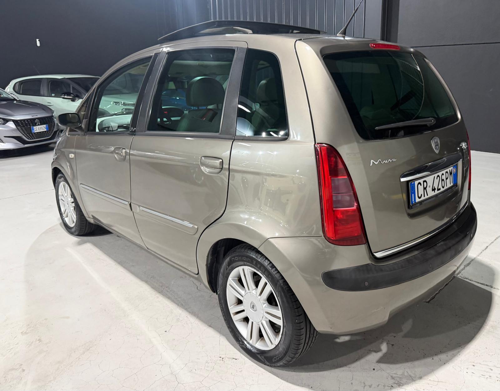 Lancia MUSA 1.4 16v Platino Benzina+Tetto+Pelle - foto 4 di 4