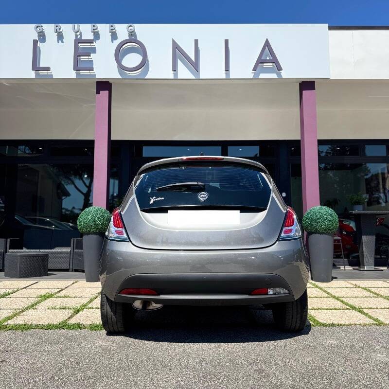 Lancia Ypsilon 1.0 firefly hybrid Silver s&s 70cv 5 posti *GARANZIA 24 MESI* - foto 5 di 15