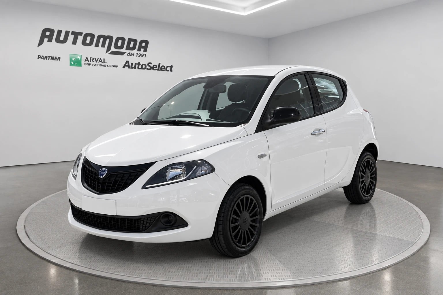 Lancia Ypsilon HYBRID SILVER, del 2023, 4 km, in vendita a San Miniato (PI)