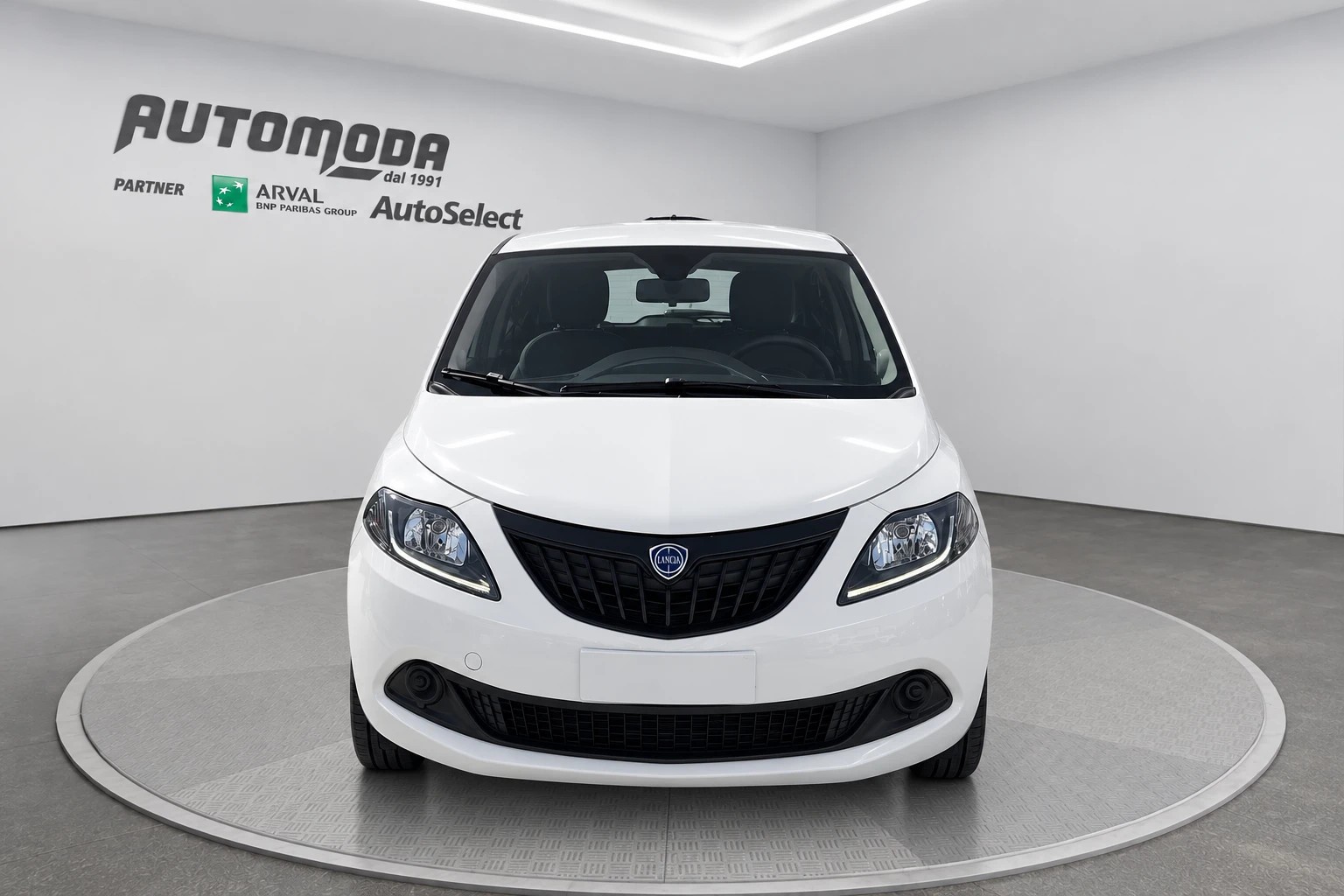 Lancia Ypsilon HYBRID SILVER - foto 2 di 4