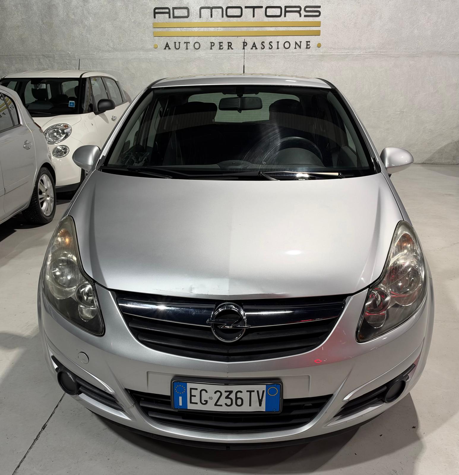 Opel Corsa Benzina Neopatentati 5 posti - foto 2 di 4