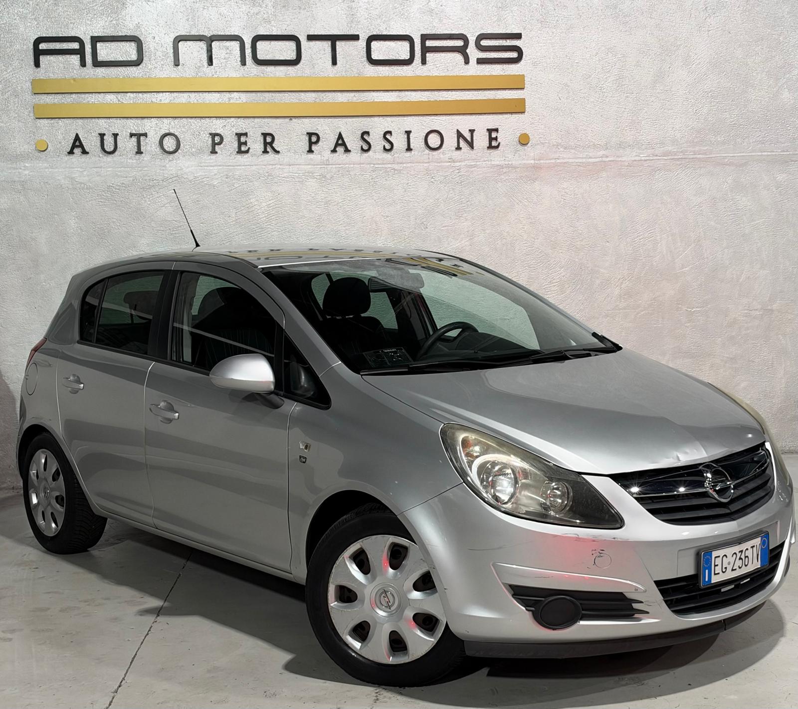 Opel Corsa Benzina Neopatentati 5 posti, del 2011, 100.000 km, in vendita a Bareggio (MI)